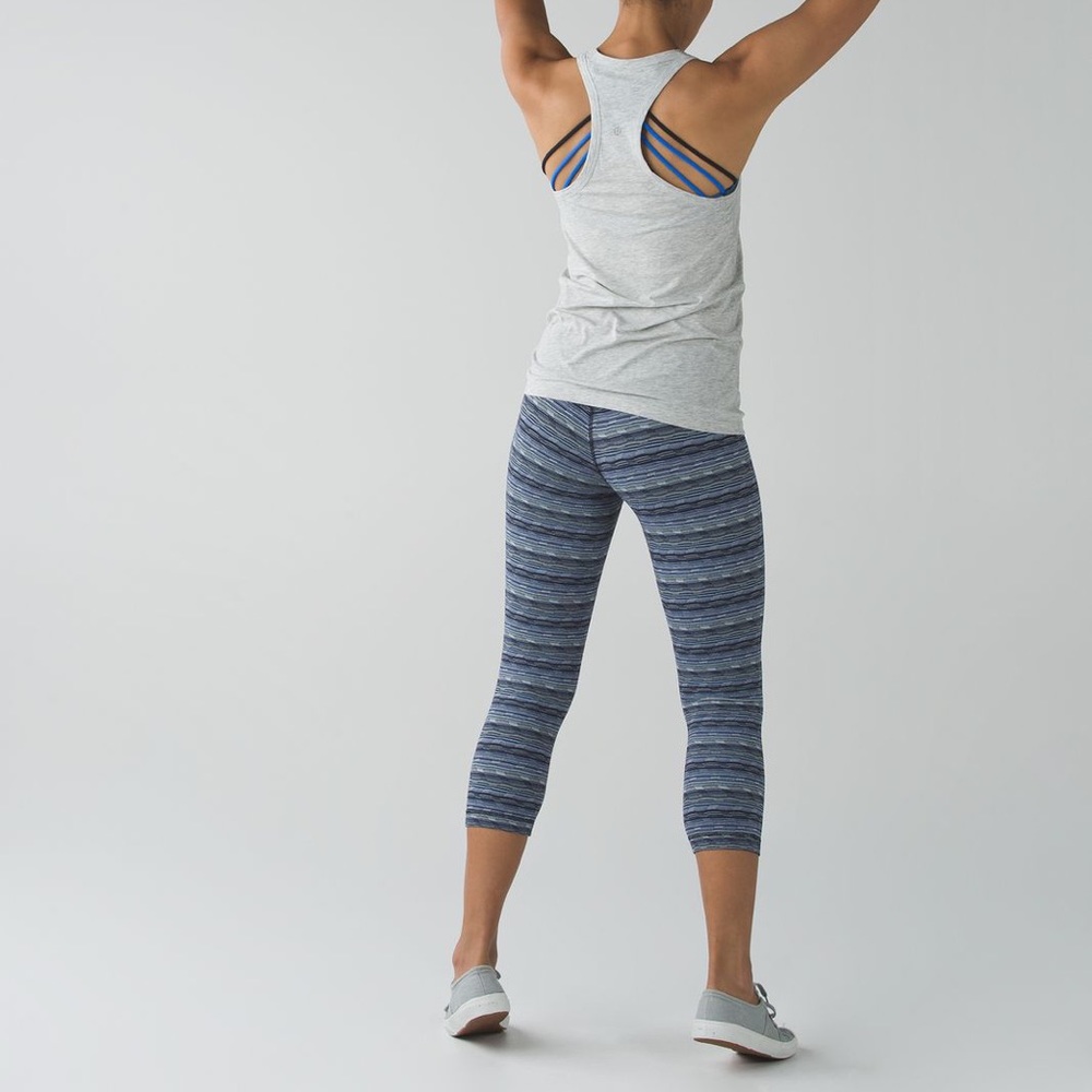 Lululemon Wunder Under Crop III (21 1/2") Space Dye Twist Sapphire Blue size 4